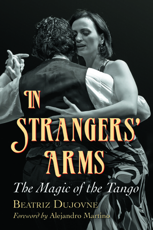 In Strangers' arms - Book cover